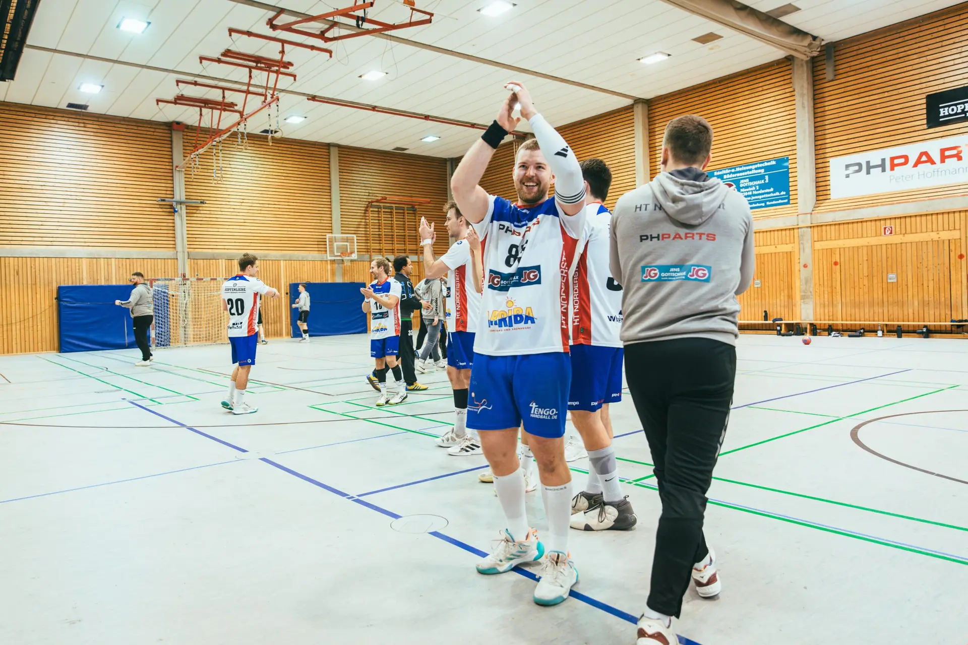 Willow Nowacki beim Handball